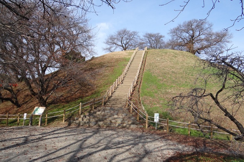 丸墓山古墳