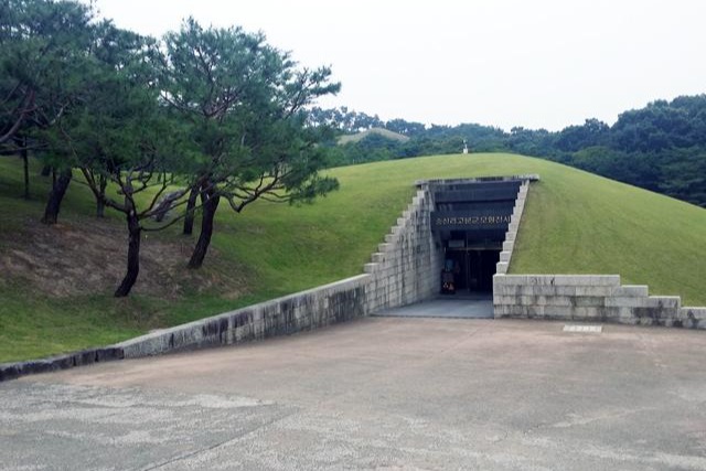 ３第25代武寧王墓・宋山里古墳群