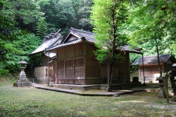 那売佐（なめさ）神社